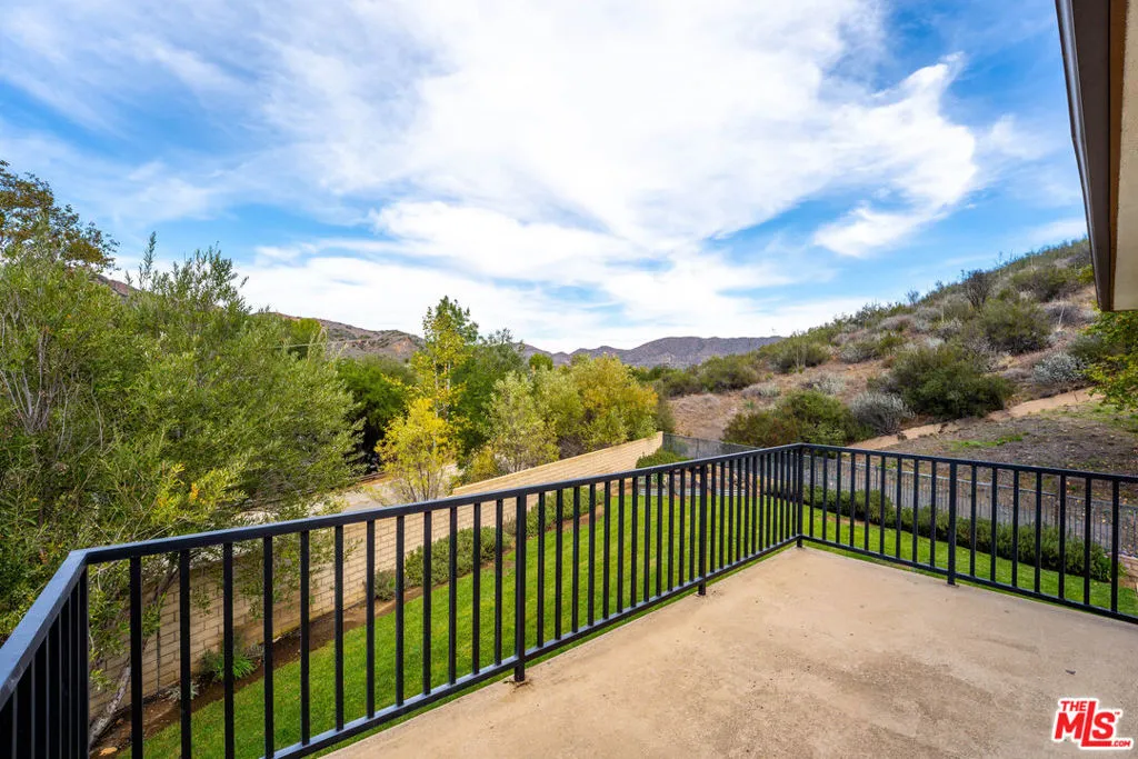 1952 Hazel Nut Court, Agoura Hills, California 91301 home-pic-19